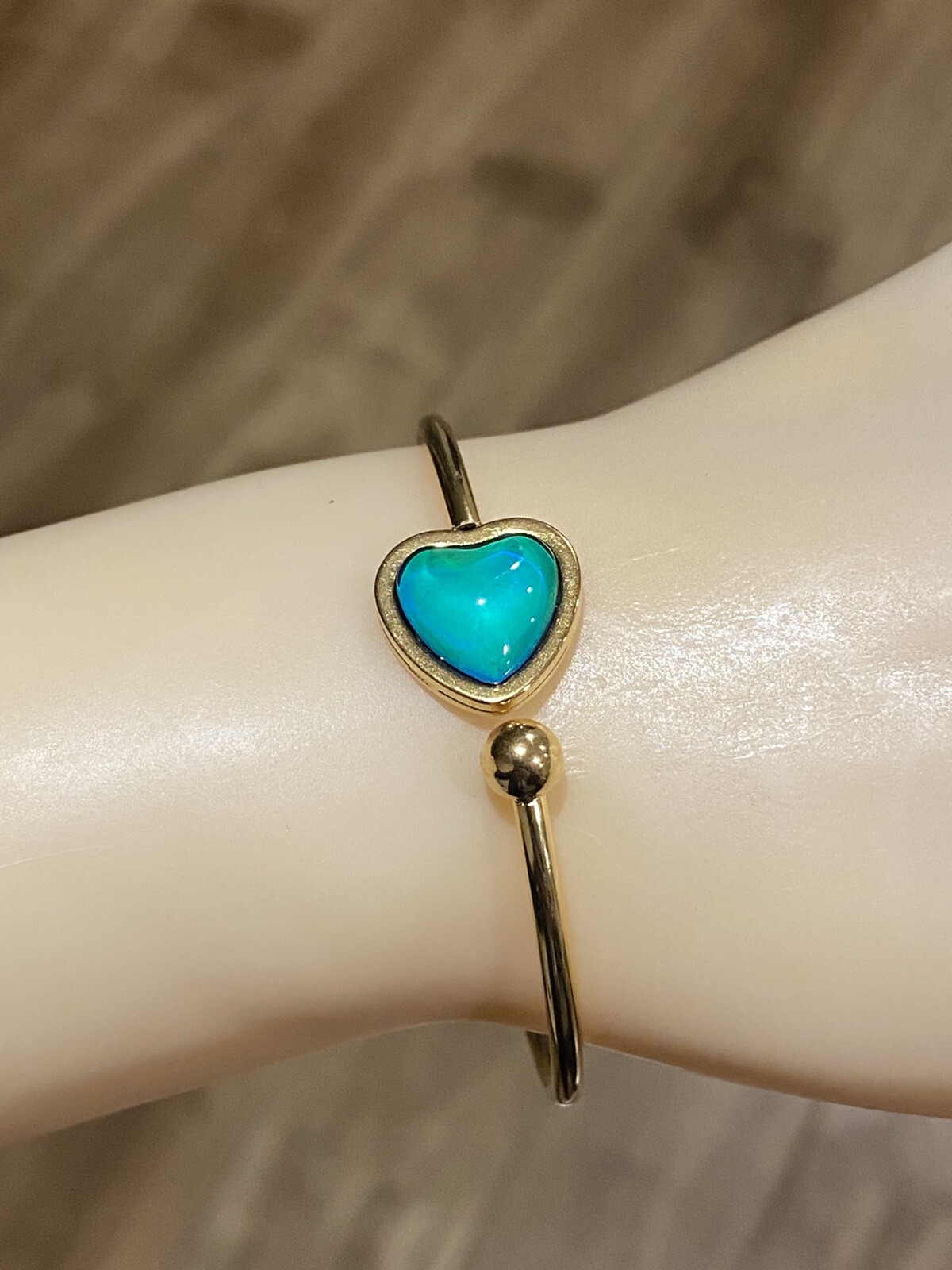 Heart Shape Mood Color Changing Love Bracelet- Stainless Steel Gold Tone