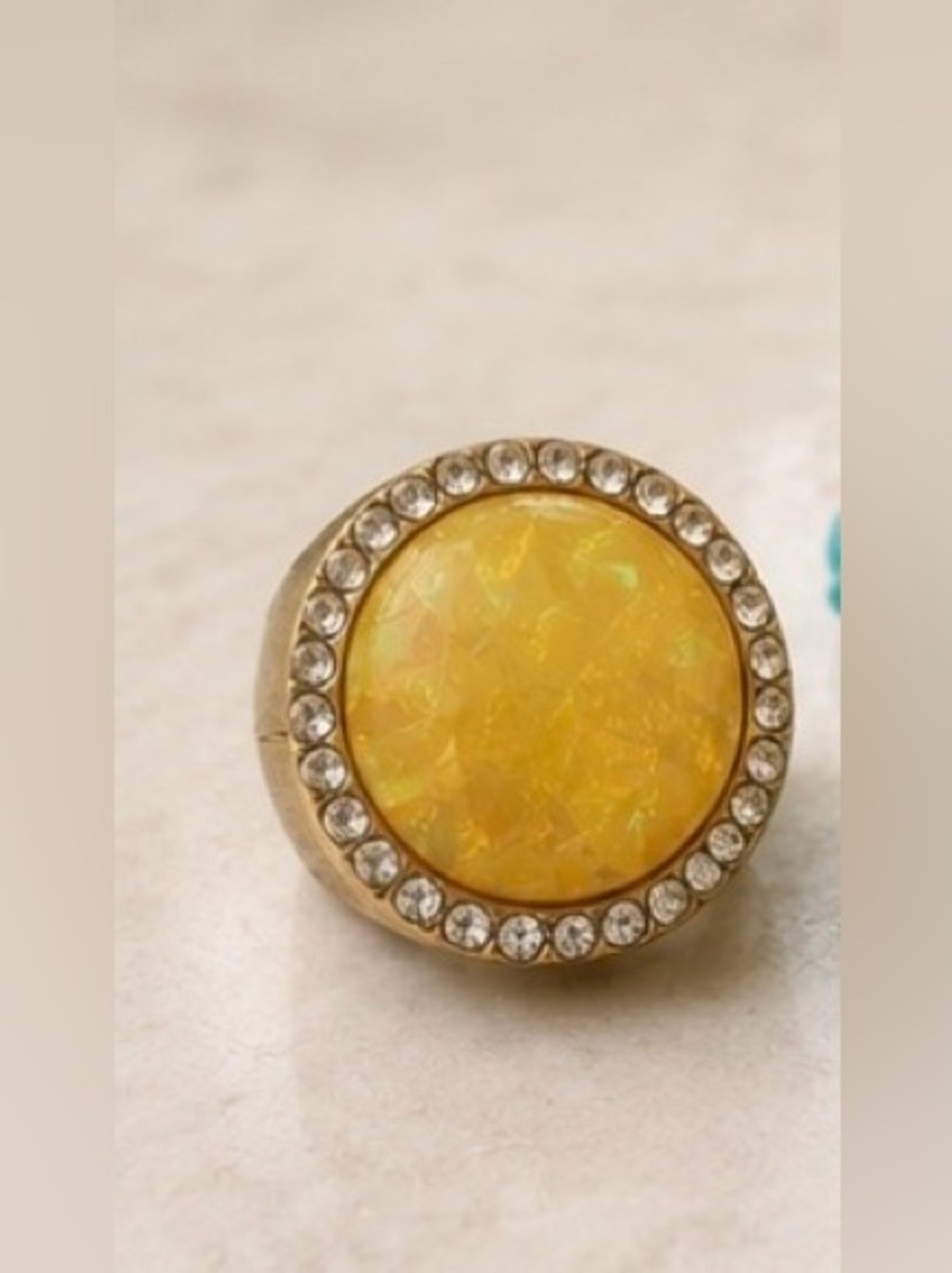 Stretch Statement Ring Yellow Crackle Resin Rhinestone Halo Size 7–7.5