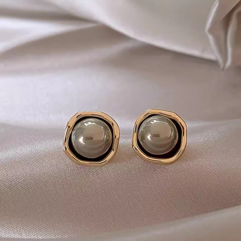 Gray Pearl Small 925 Sterling Silver Stud Earrings