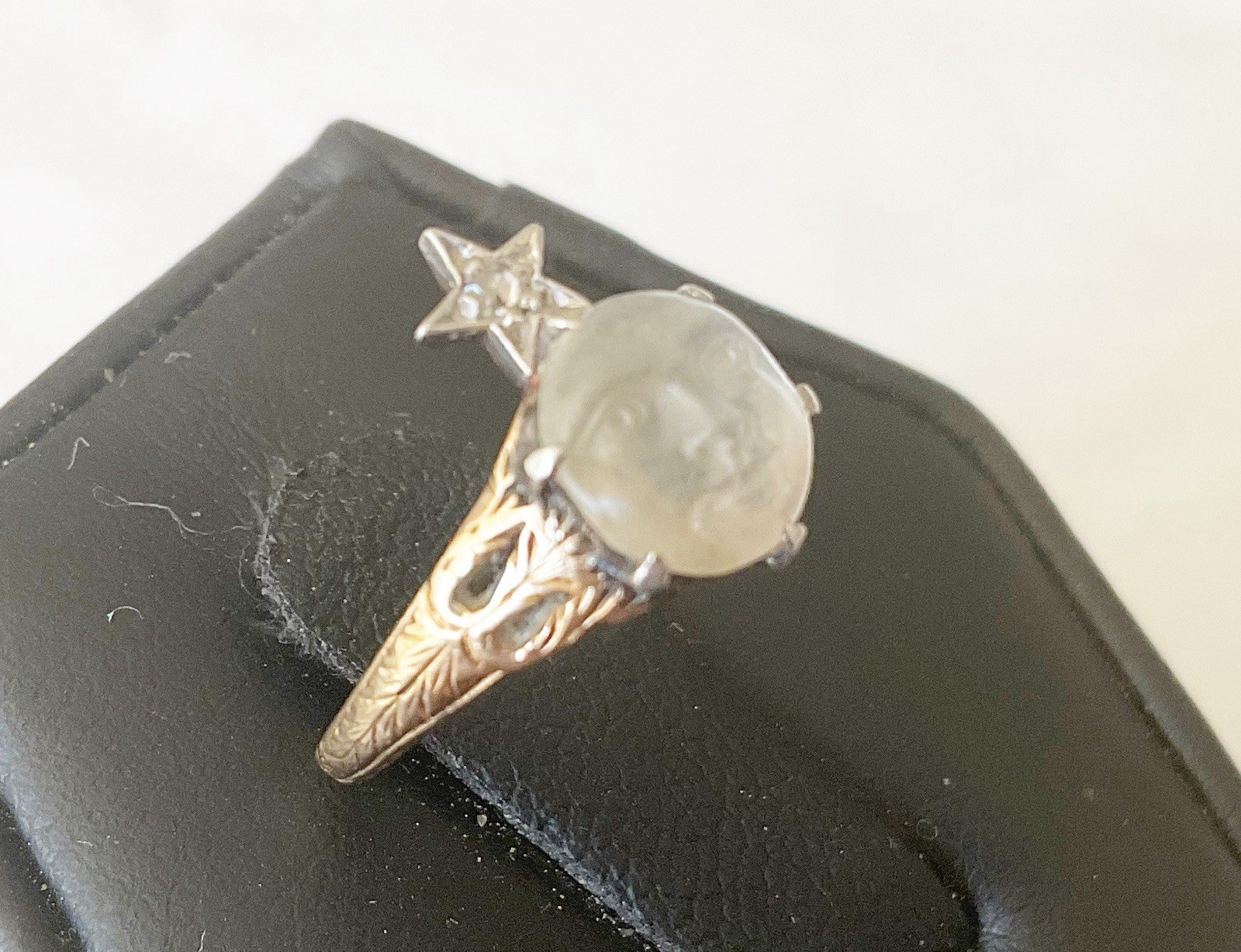 Antique Victorian 14k Ring With Carved Moon face Moonstone Diamond G2U