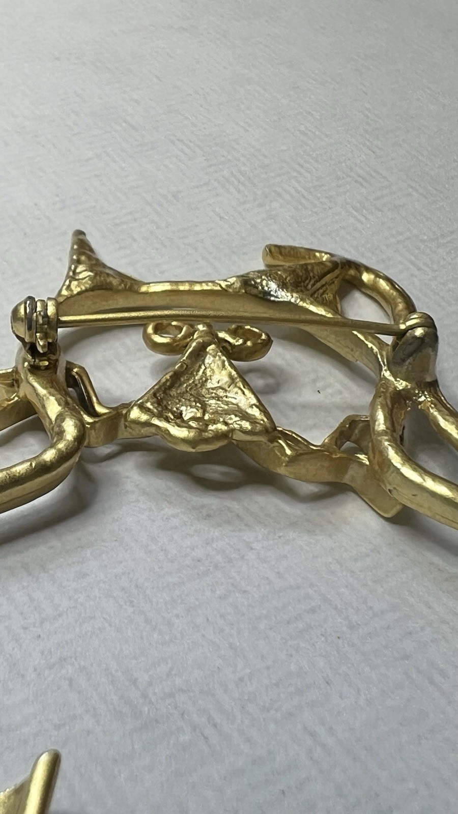 Gold Tone Cat Outline Brooch Pinback, Metal, No Stone, Animals & Insects