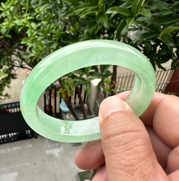 Grade A Natural Green Jadeite Bangle Icy Vivid Green Fine Jewelry Bracelet 56mm