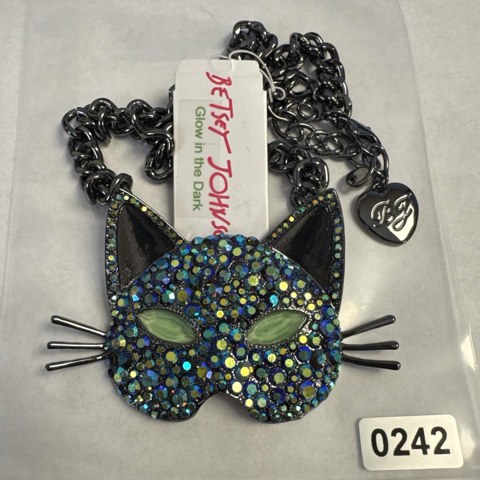 NWT! Betsey Johnson Halloween Cat Pendant Necklace Glow In The Dark 16″-18”