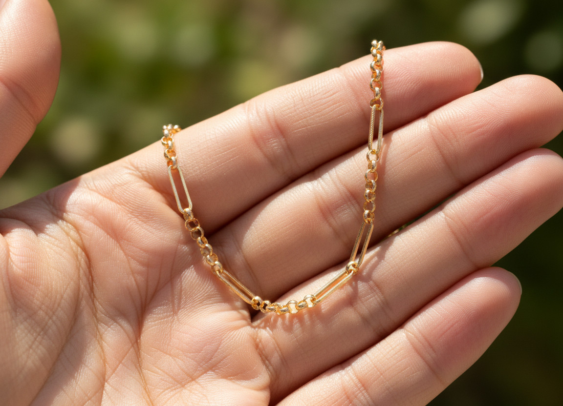Elegant Gold Color Anklet Minimalist Modern Paperclip & Round Link Pattern