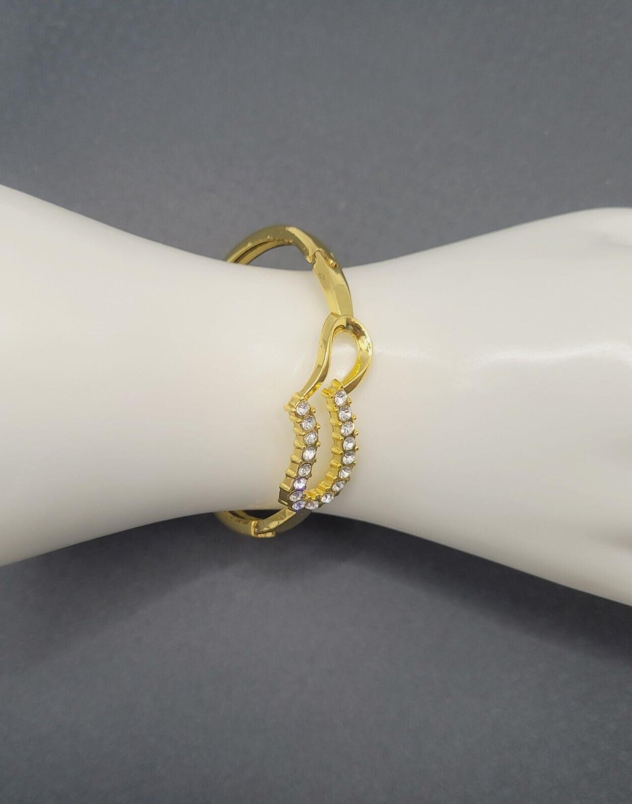 Austrian Crystal Rhinestones Modern Art Deco Heart Bracelet Gold Tone 8 Inch