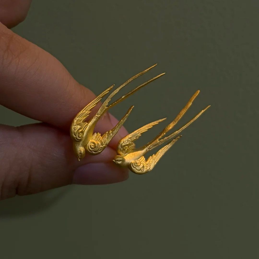 New Gold Plated Flying Bird Stud Earrings Dunhuang Cloud Ruyi Swallow