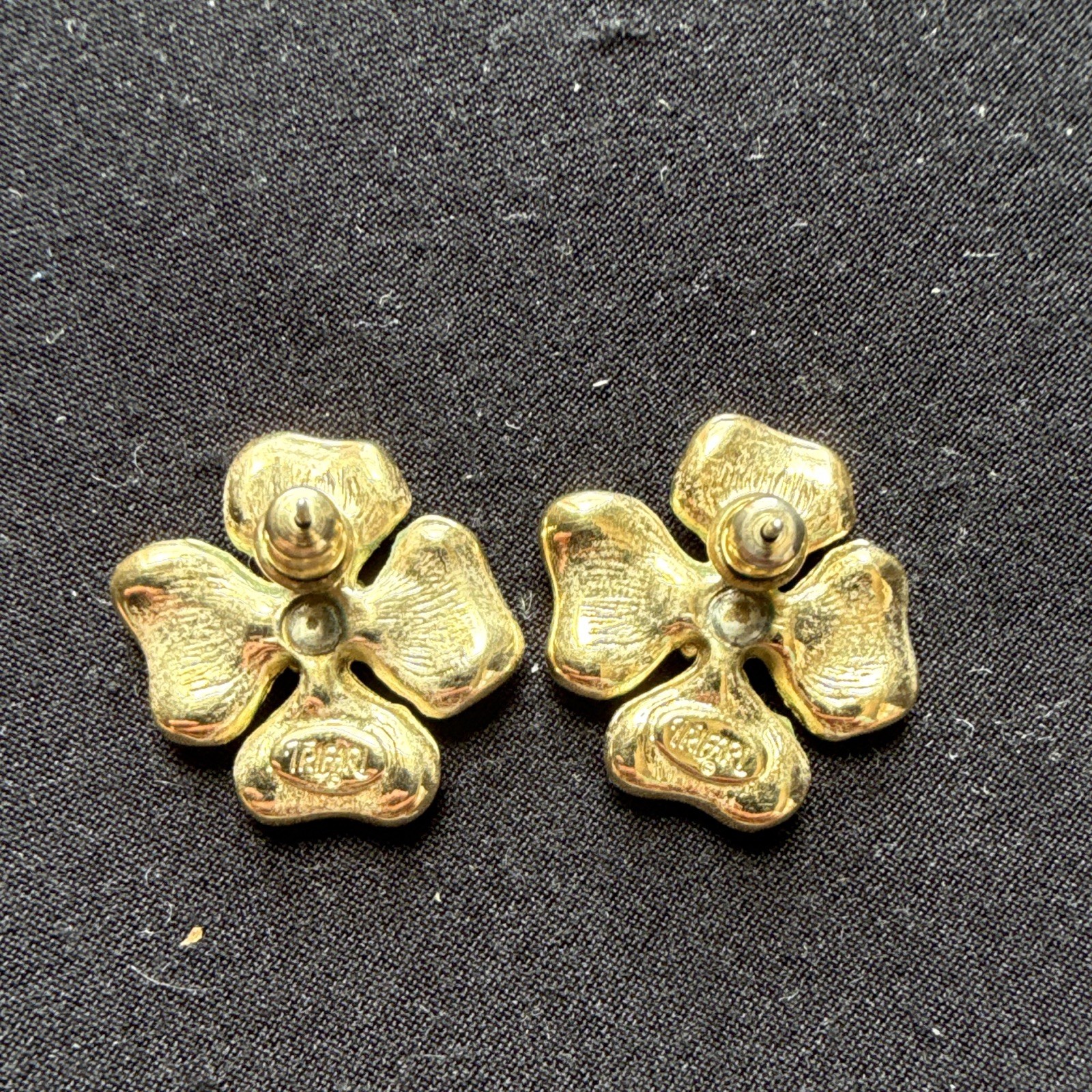 Vintage Trifari Signed Ivory Enamel Flower Gold Tone Stud Earrings