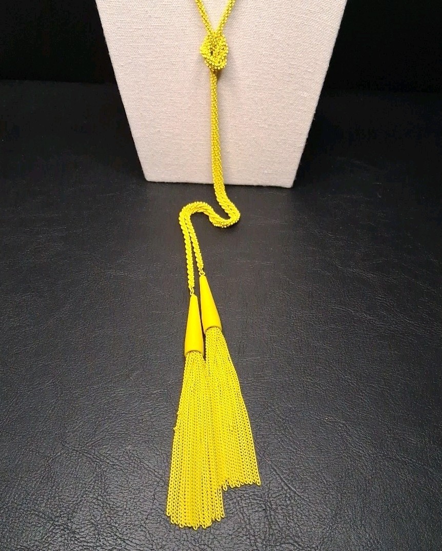 KENDRA SCOTT Yellow Phara Lariat Necklace Whit Tassel. 15.449