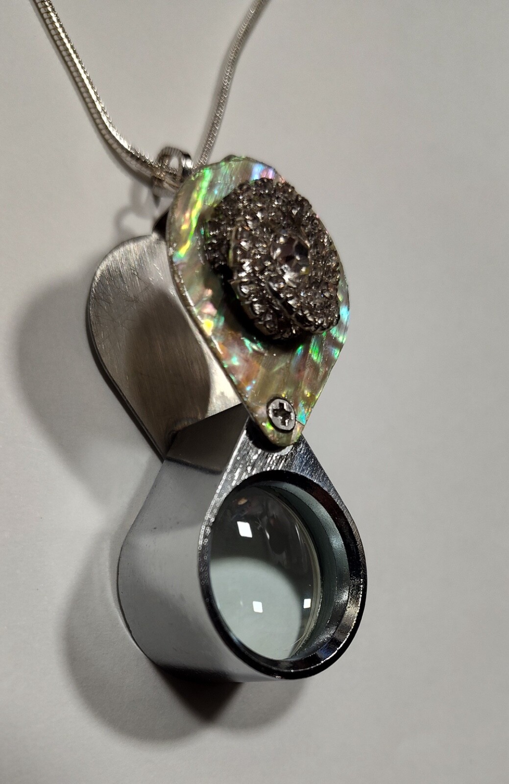 Magnifying Glass Swirly Rhinestone MOP Loupe Pendant Necklace 20x Strong