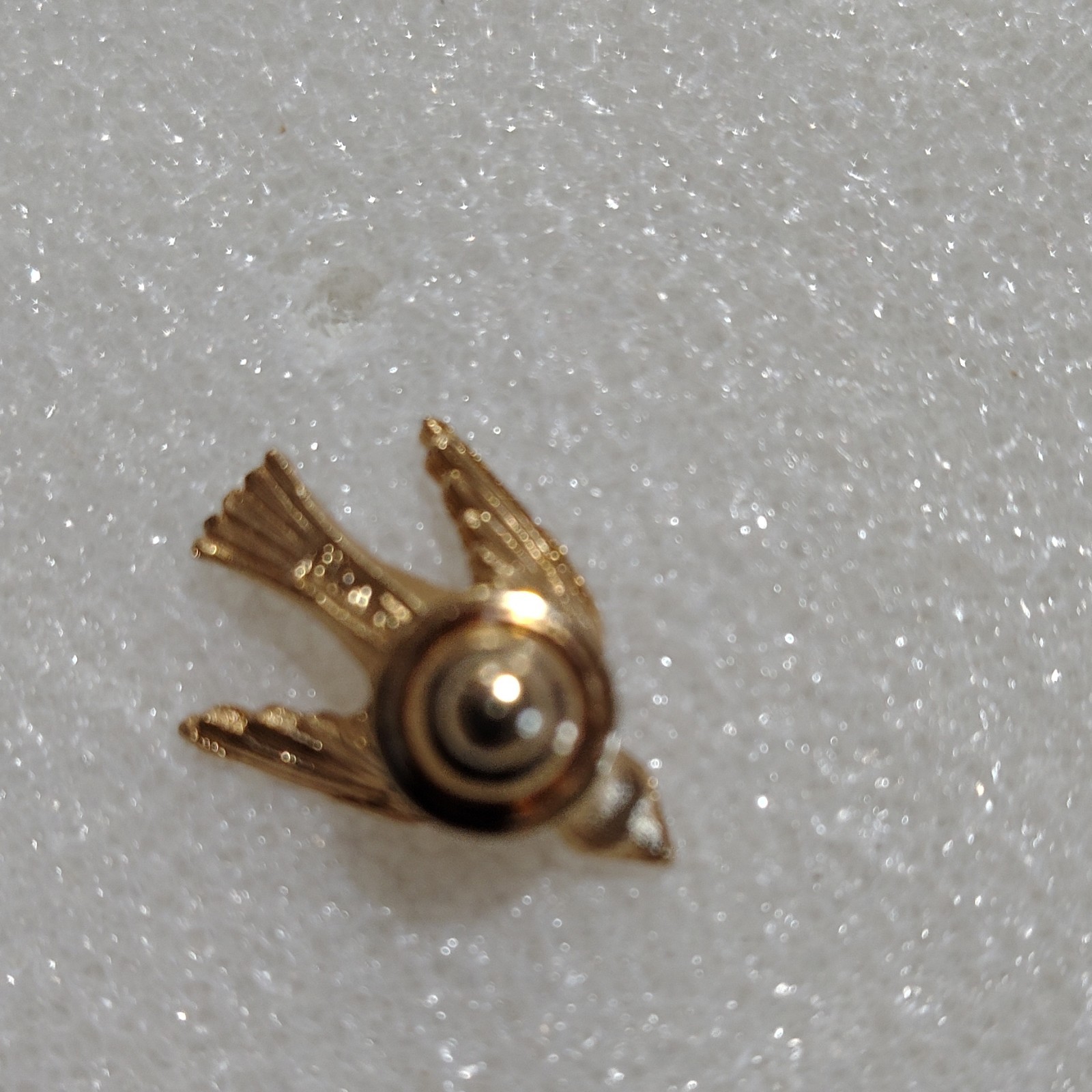Gold Tone Metal Bird Lapel Pin Brooch – Bird Shape Birds Theme