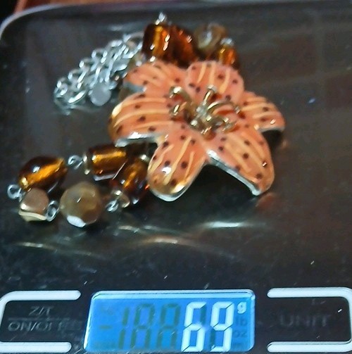 Chico’s Heavy 69g Orange Lily Necklace Amber Glass Gold Tone Statement Bold