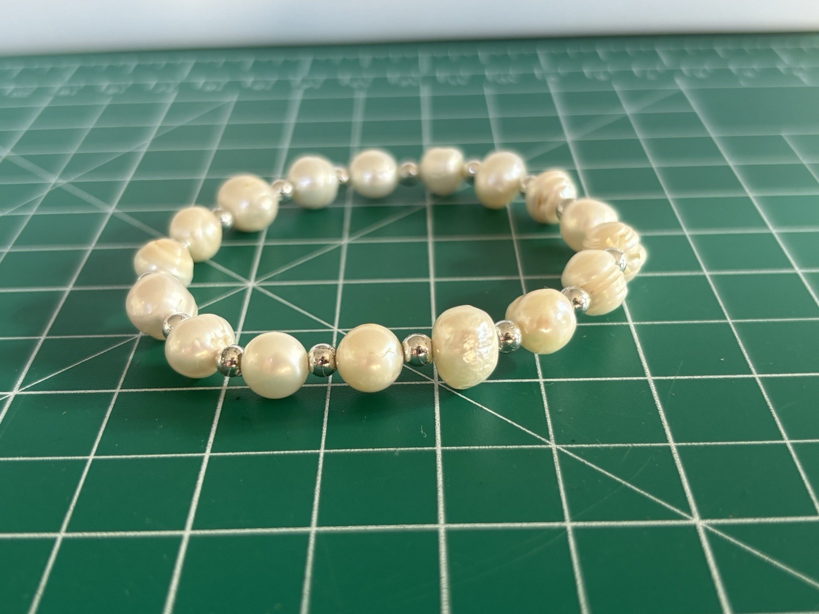 White Pearl Round Beaded Stretch Bracelet, No Clasp, Ball/Bead Chain