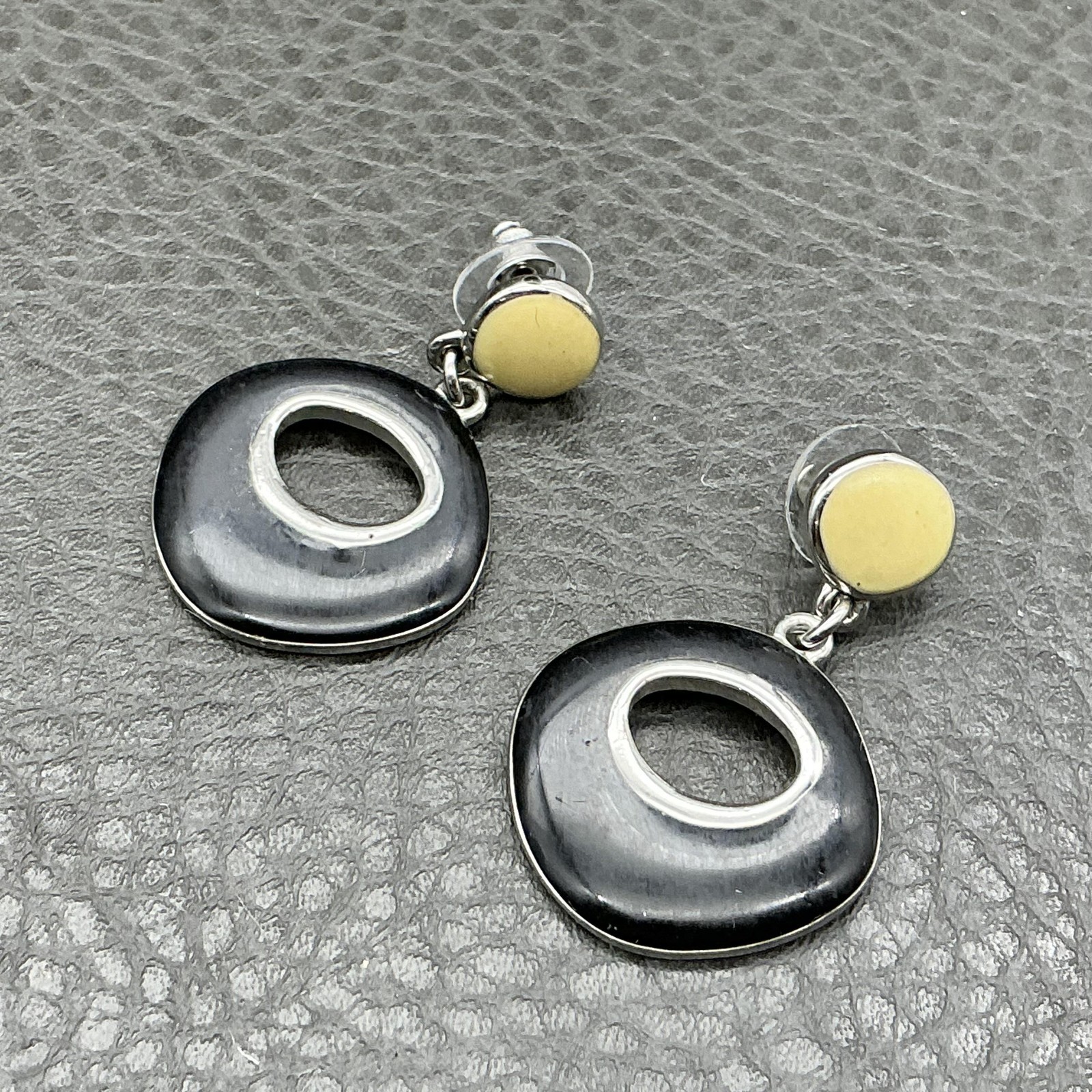 Premier Designs Black Cream Geometric Circle Necklace Earrings Set Silver Tone