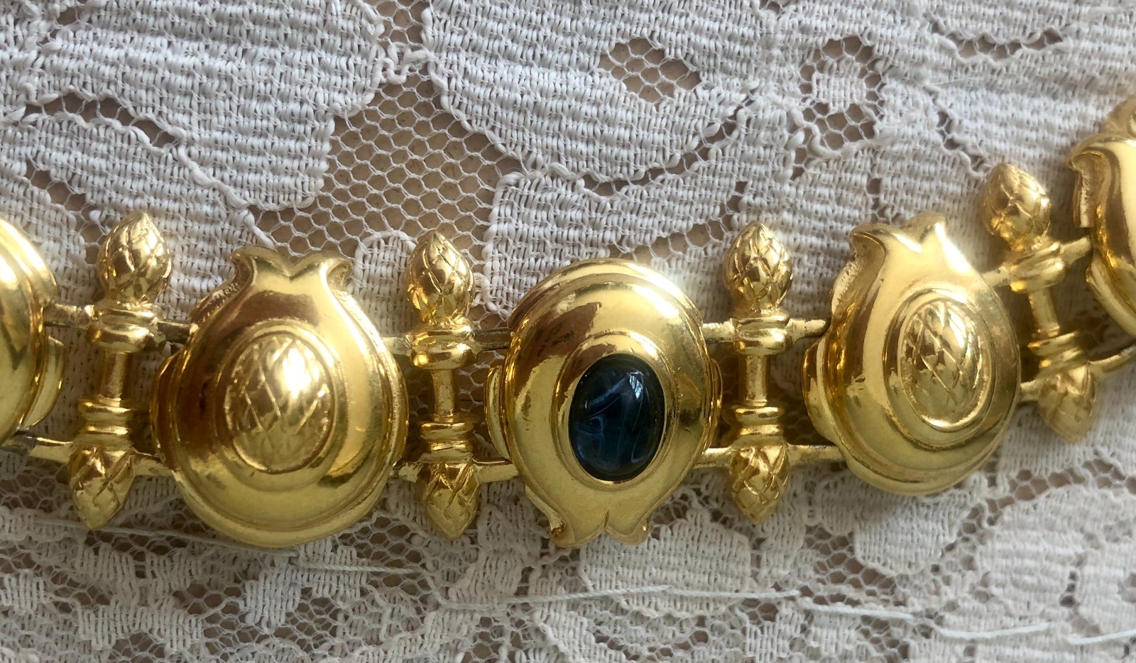 RARE FENDI 18K GOLD PLATED & BLUE GRIPOIX GLASS RUNWAY NECKLACE