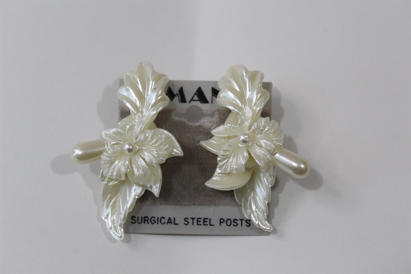 Clip On Earrings Clear & Black Acrylic Floral Design Vintage Retro Style