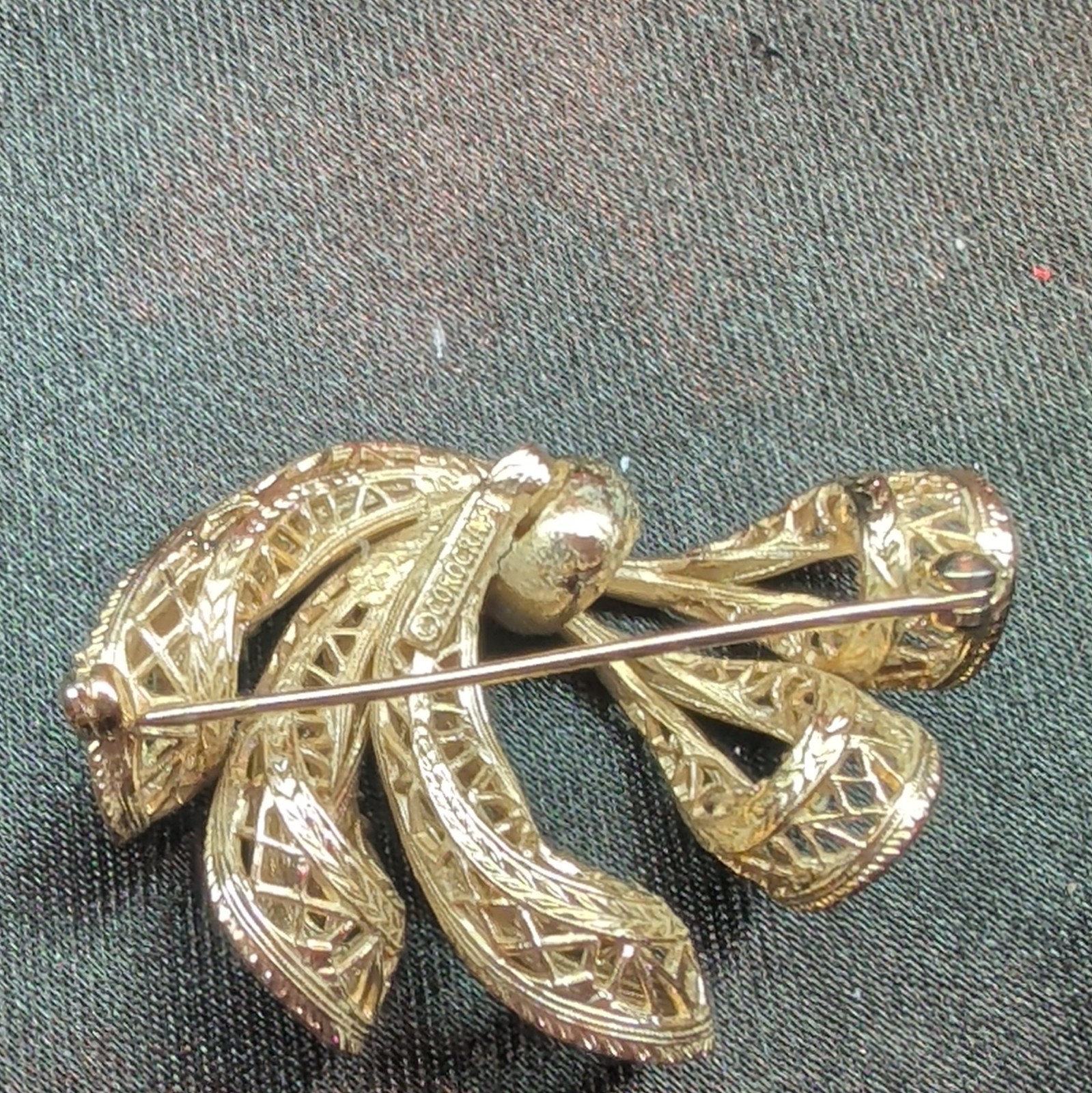 Gold Tone Filigree Ribbon Bow Brooch Pin, Engraved Metal, No Stones