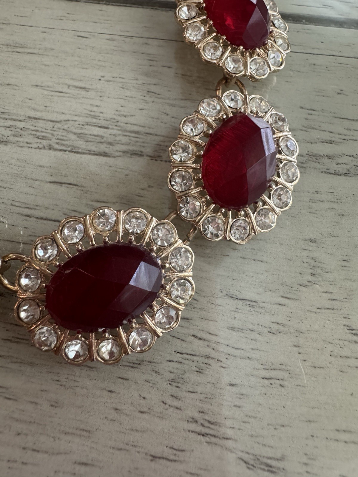 Avon Signature Collection Red Royal Elegance Necklace Gold Tone