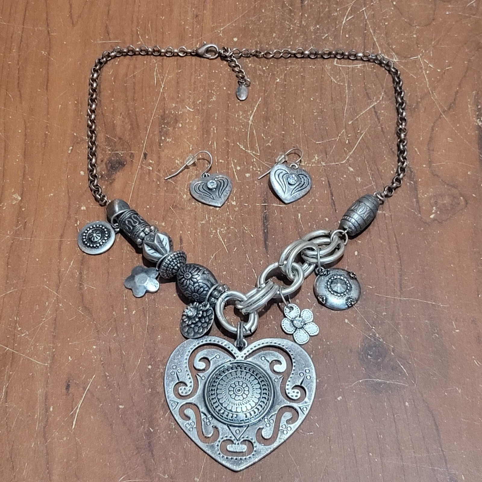 Silver Tone Heart Charm Necklace Earring Set Floral Accents