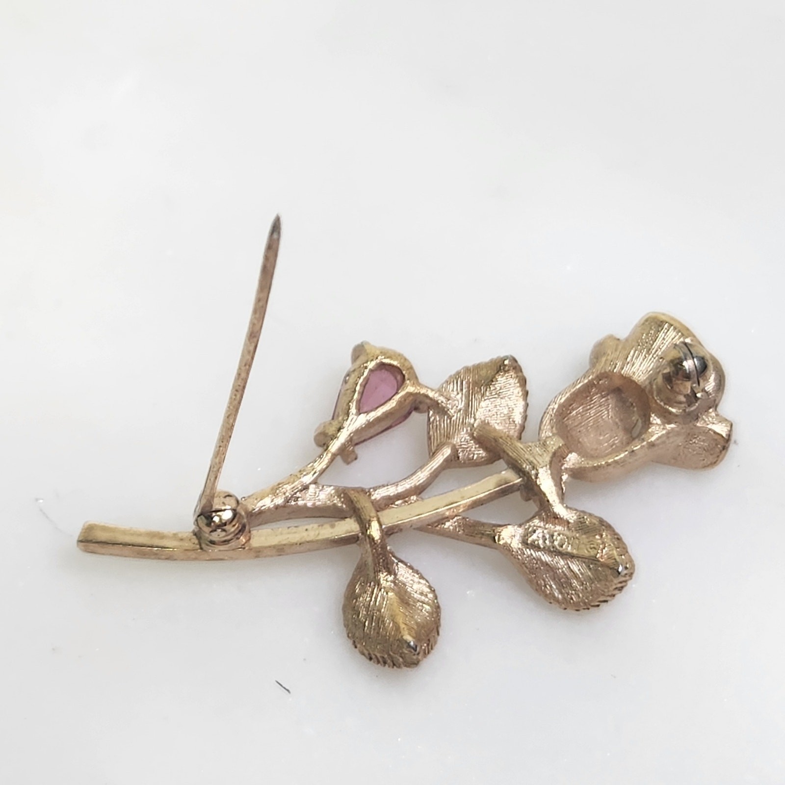 Vintage Avon Signed Gold Tone Rose Brooch Pink Rhinestone Flower Pin