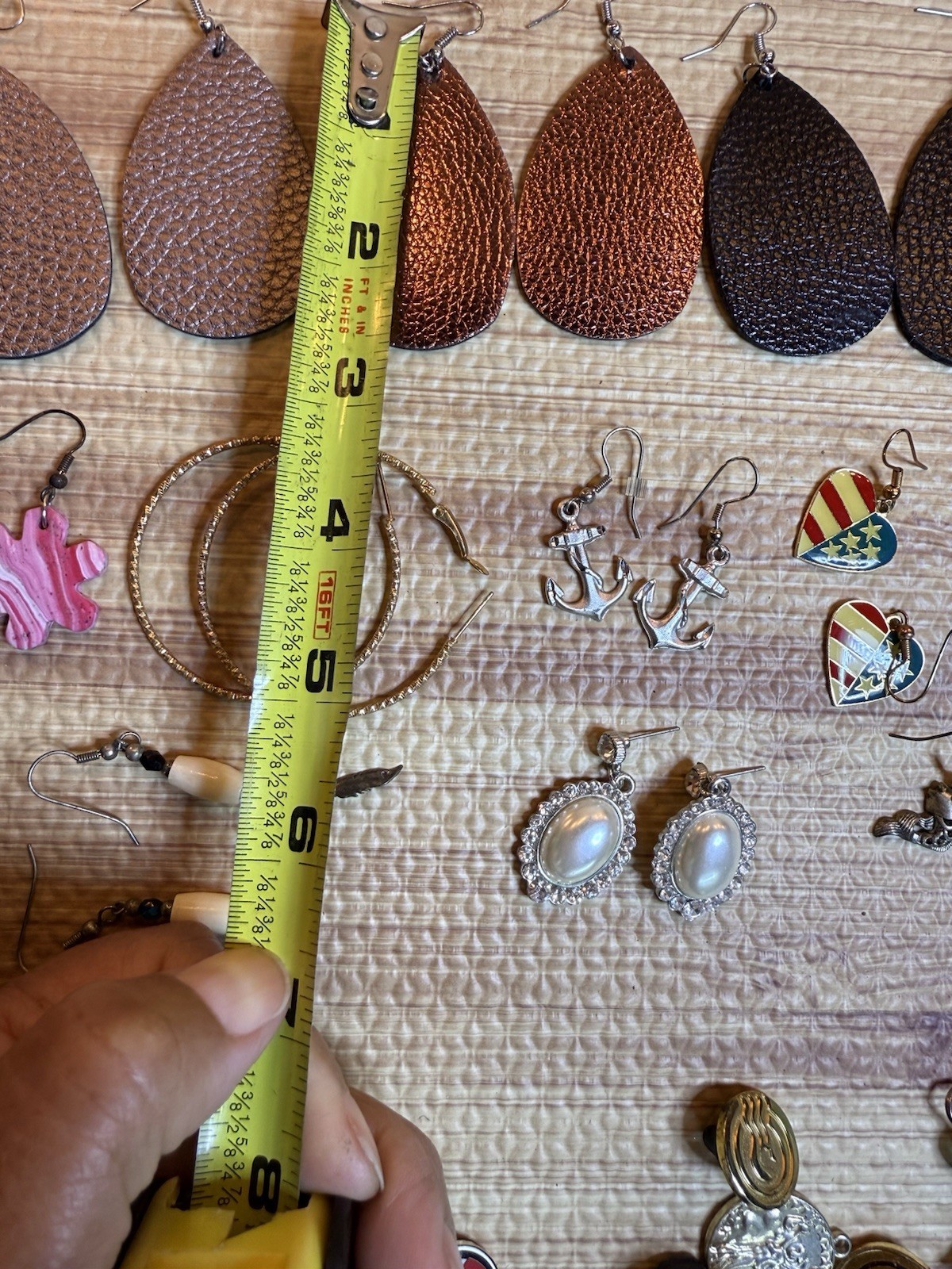 Beautiful Women’s Lot Of 11 Pairs Of Fashion Earrings Multicolor Style Varies