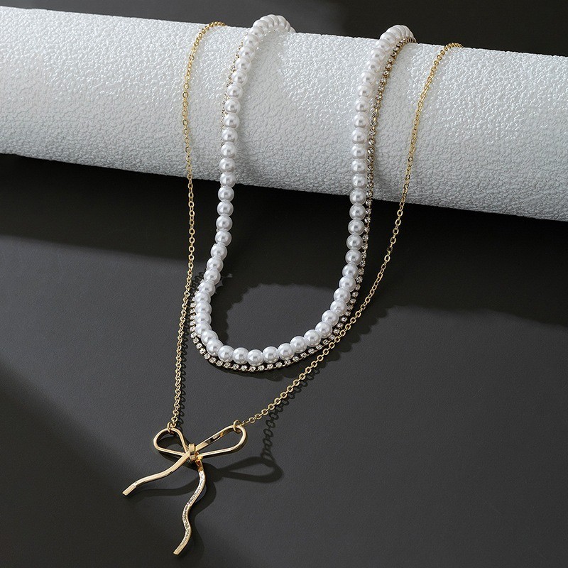 Women’s Multi-layer Imitation Pearl Necklace Bow Pendant Alloy Collarbone Chain