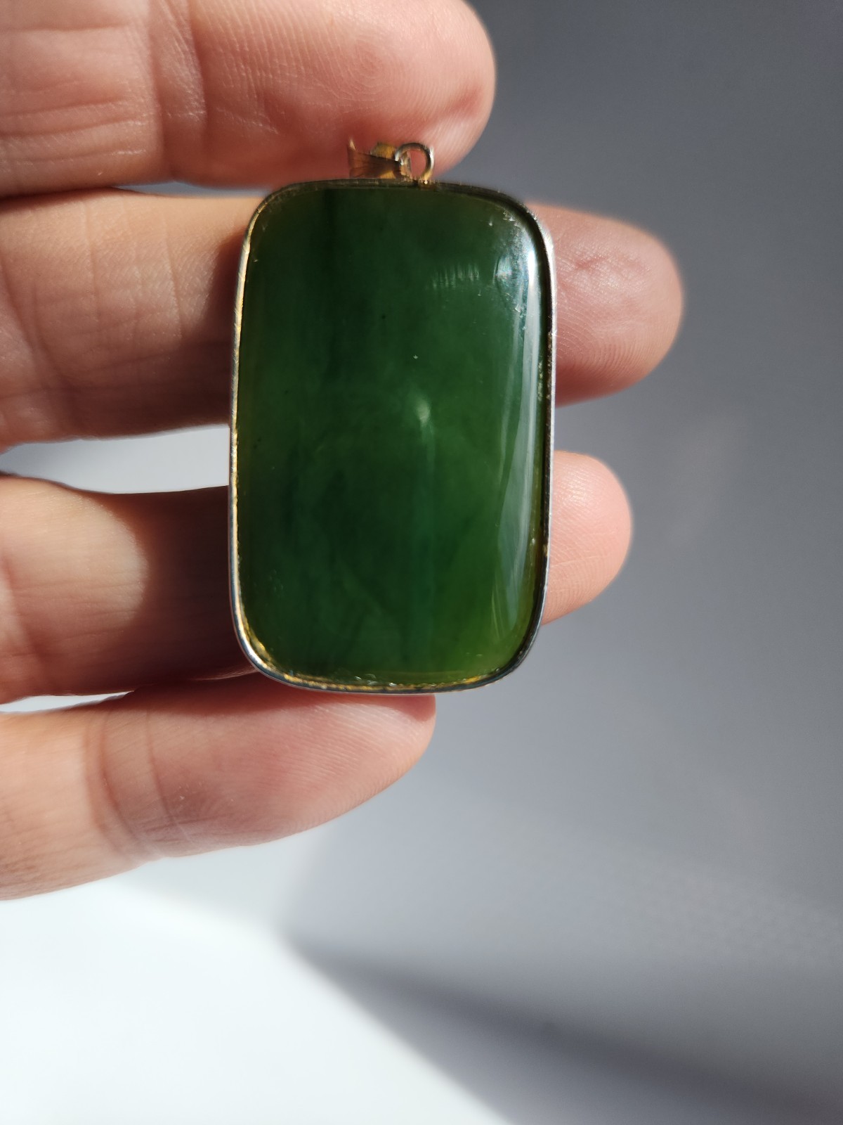 Nice Green Stone Pendant Marked .925 Silver Setting 1 1/2″ Thin Stone Unknown