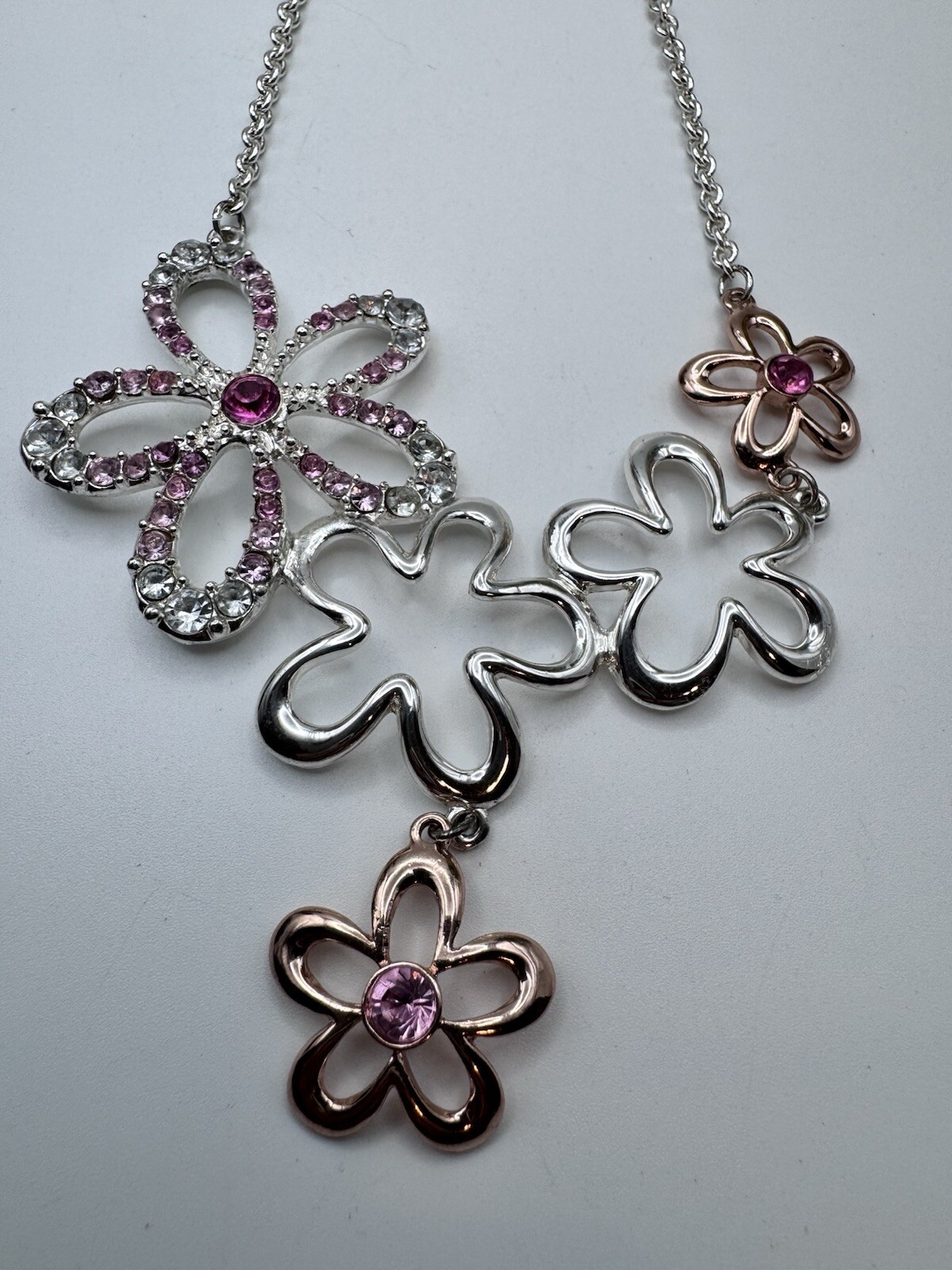 SAQ Silver And Copper Tone Flowers Designed Whit Rhinestone- Cute Necklace