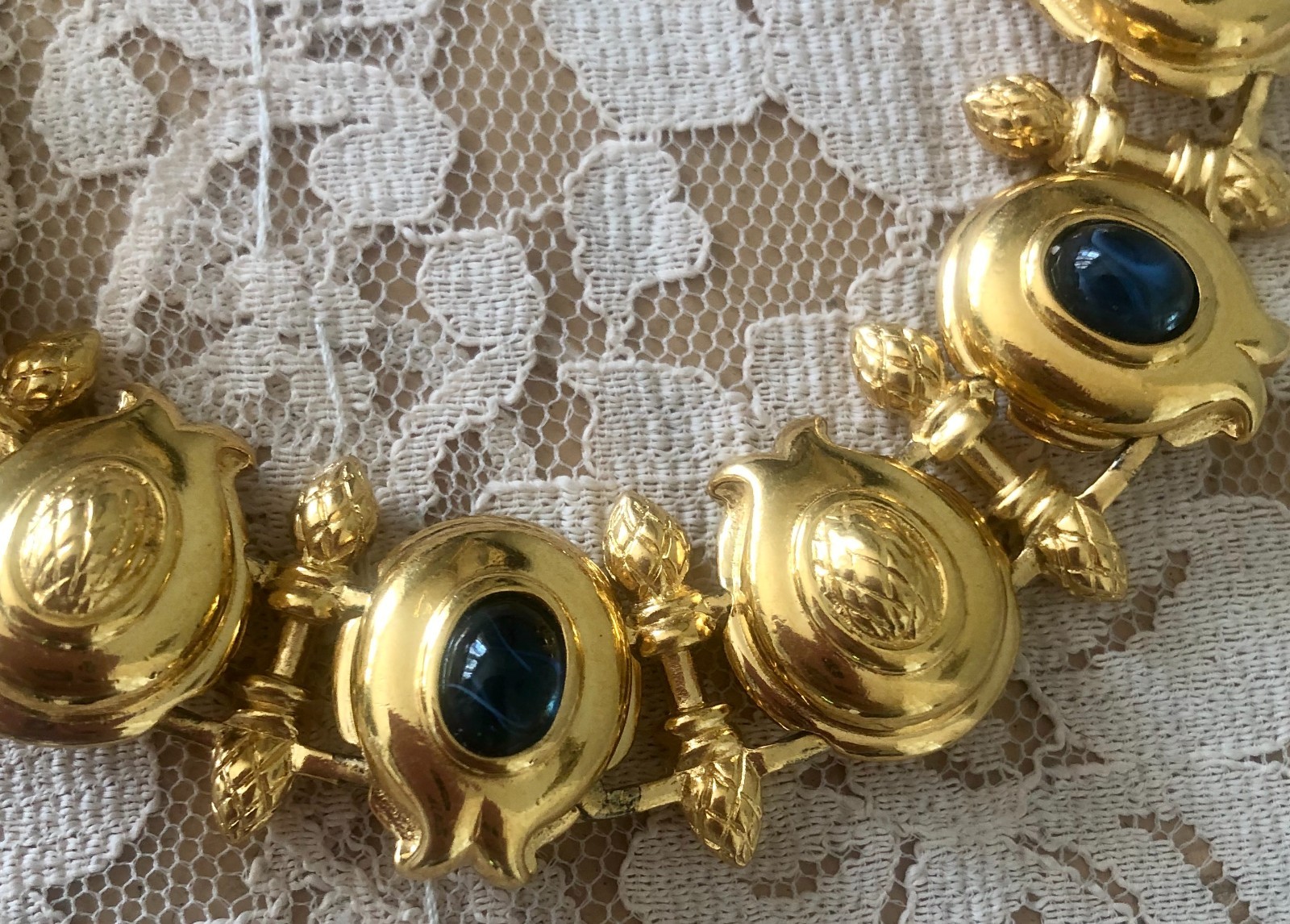 RARE FENDI 18K GOLD PLATED & BLUE GRIPOIX GLASS RUNWAY NECKLACE