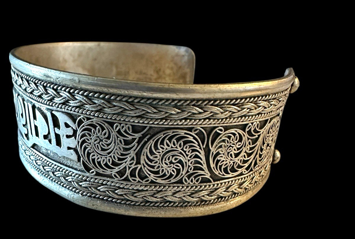 Nepal Tibetan Om Mani Padme Hum Cuff Bracelet Silver Tone Brass