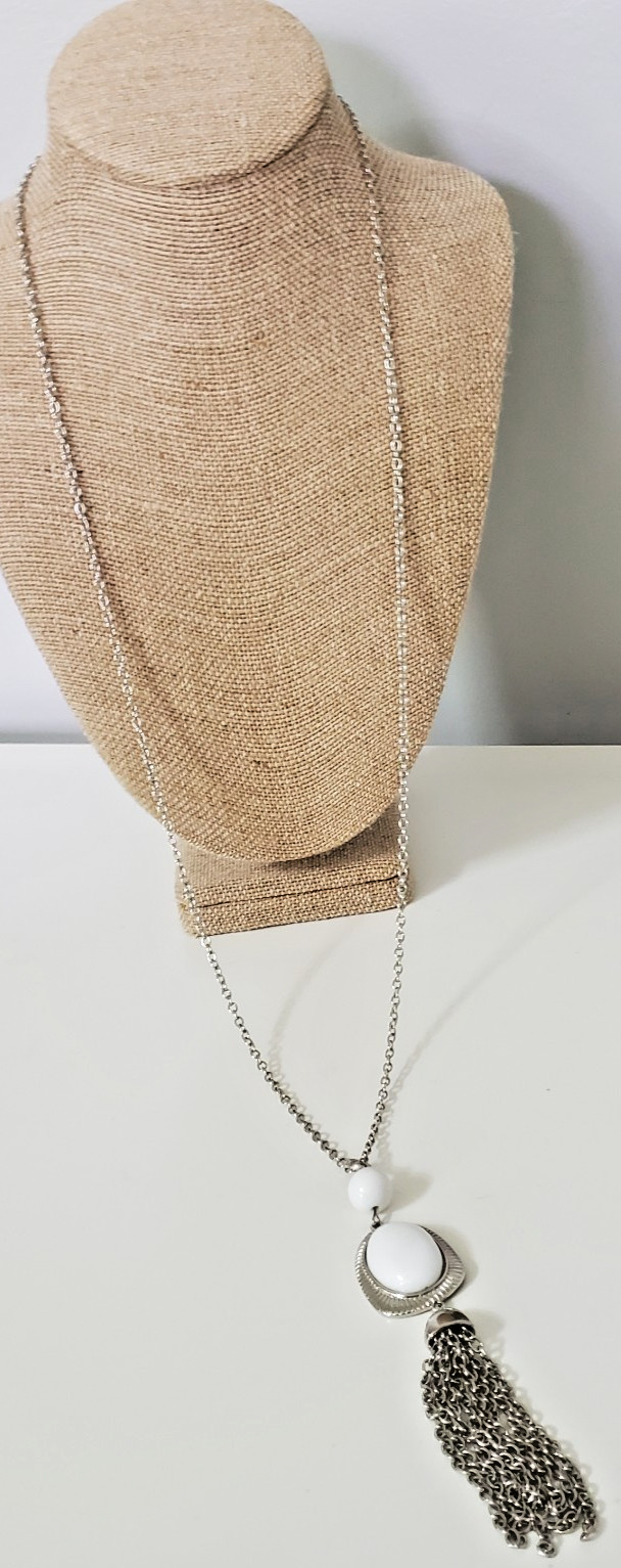 JCP Pendant White Silvertone Tassel 34″ Chain Metal Plastic Adjustable Fashion