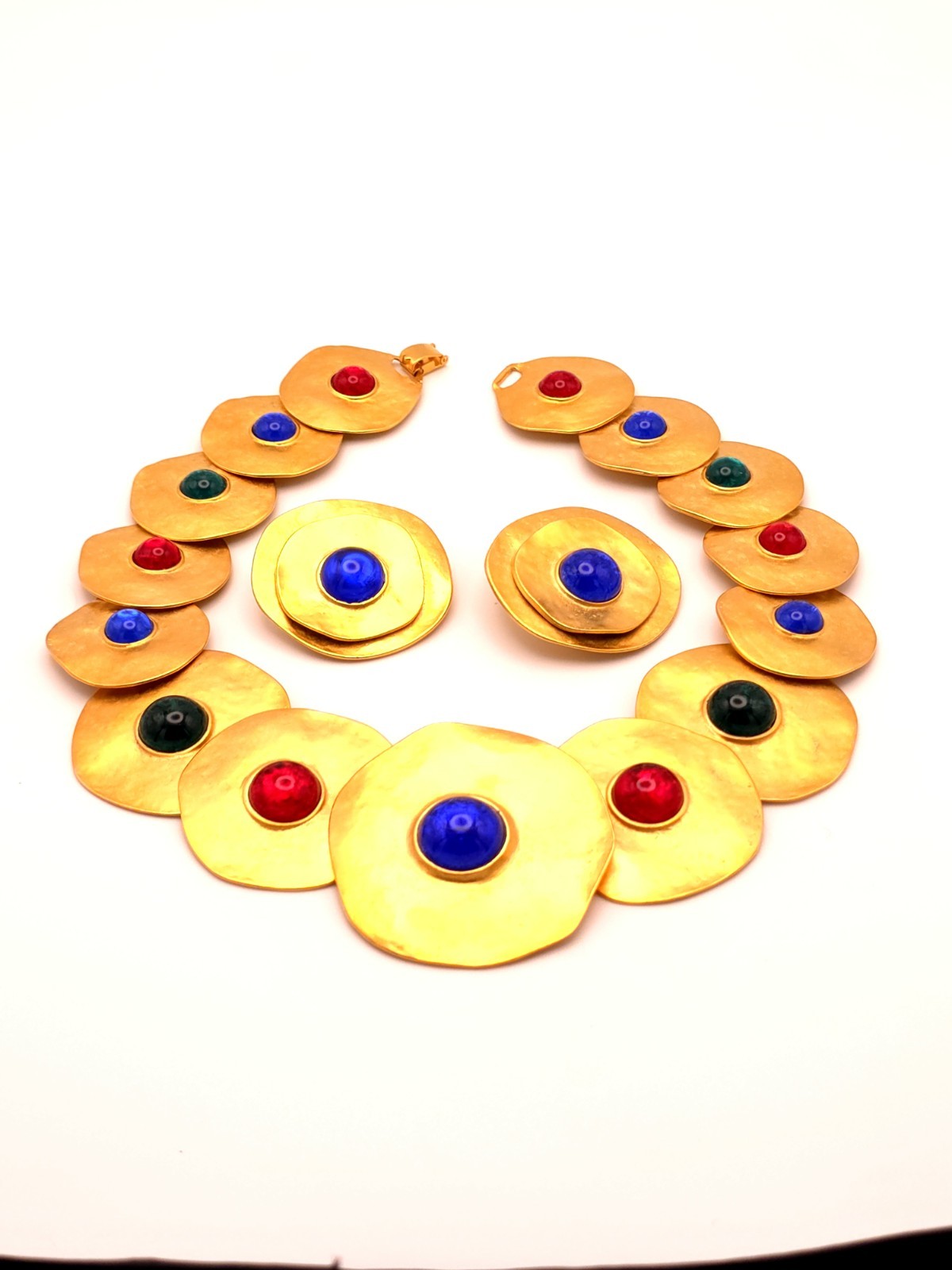 Les Bernard Hammered Gold Disc Necklace & Clip-On Earrings Set Blue Red Green