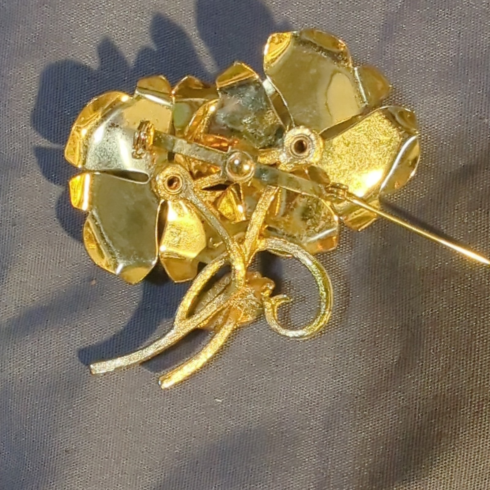 Gold Tone White Enamel Flower Brooch Pin w/ Green Stem, Metal, No Stone