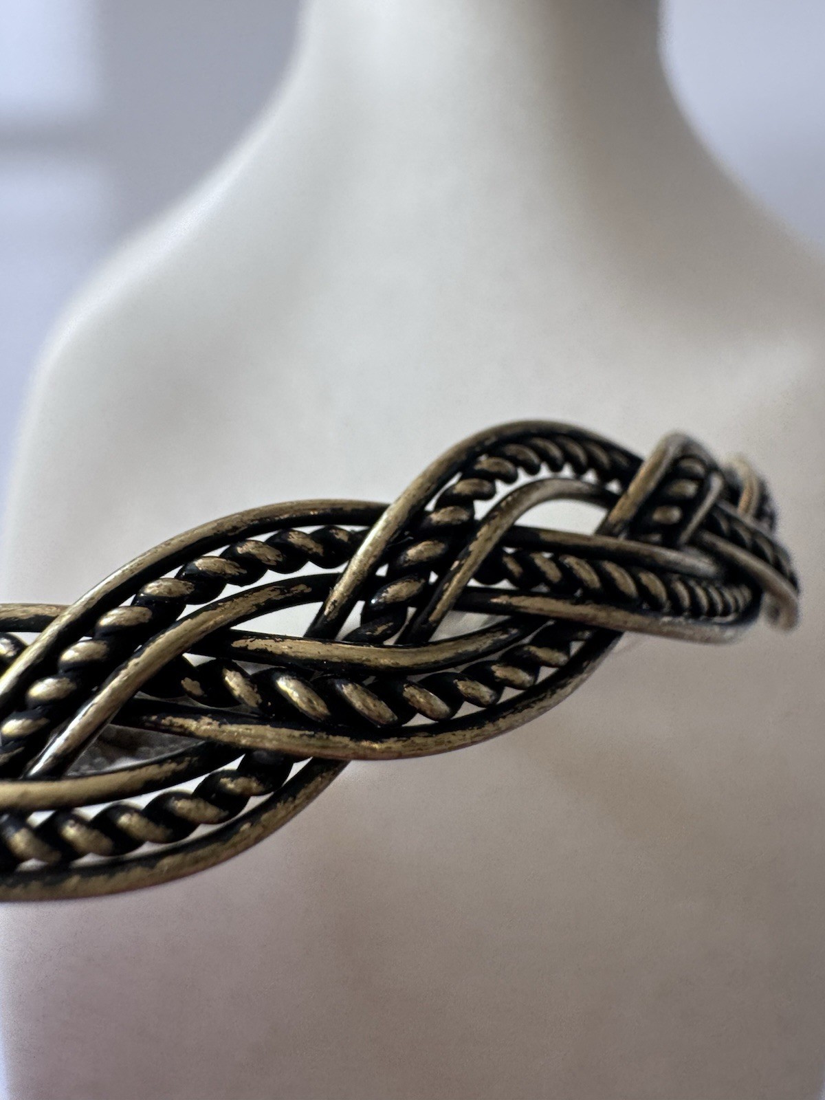Celtic Braided Crown Wreath Bracelet 7 Inch Bangle Jewelry EUC