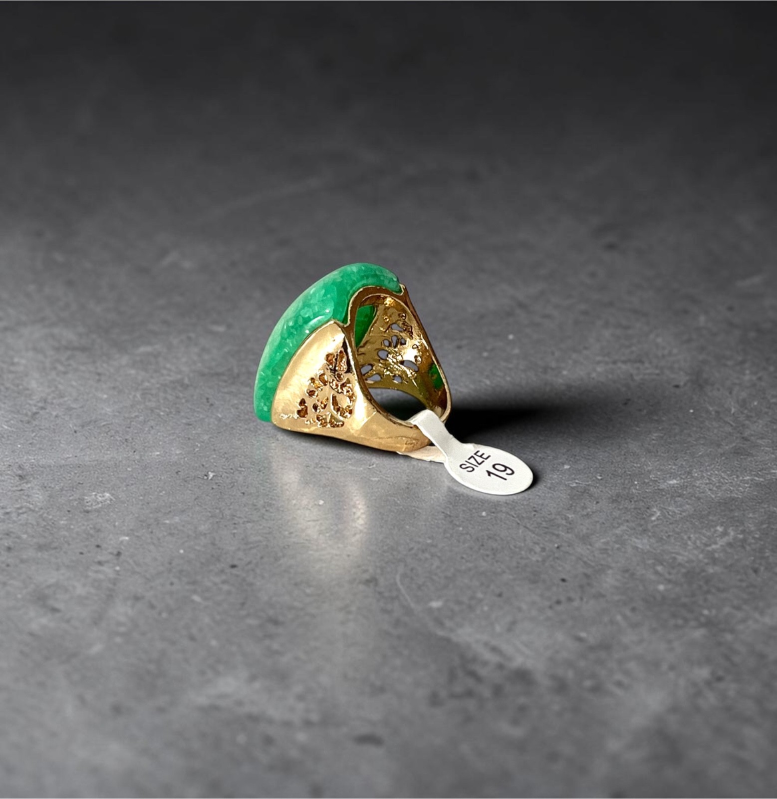 Casual Everyday Bold Statement Ring Glittered Green Acrylic Size 9
