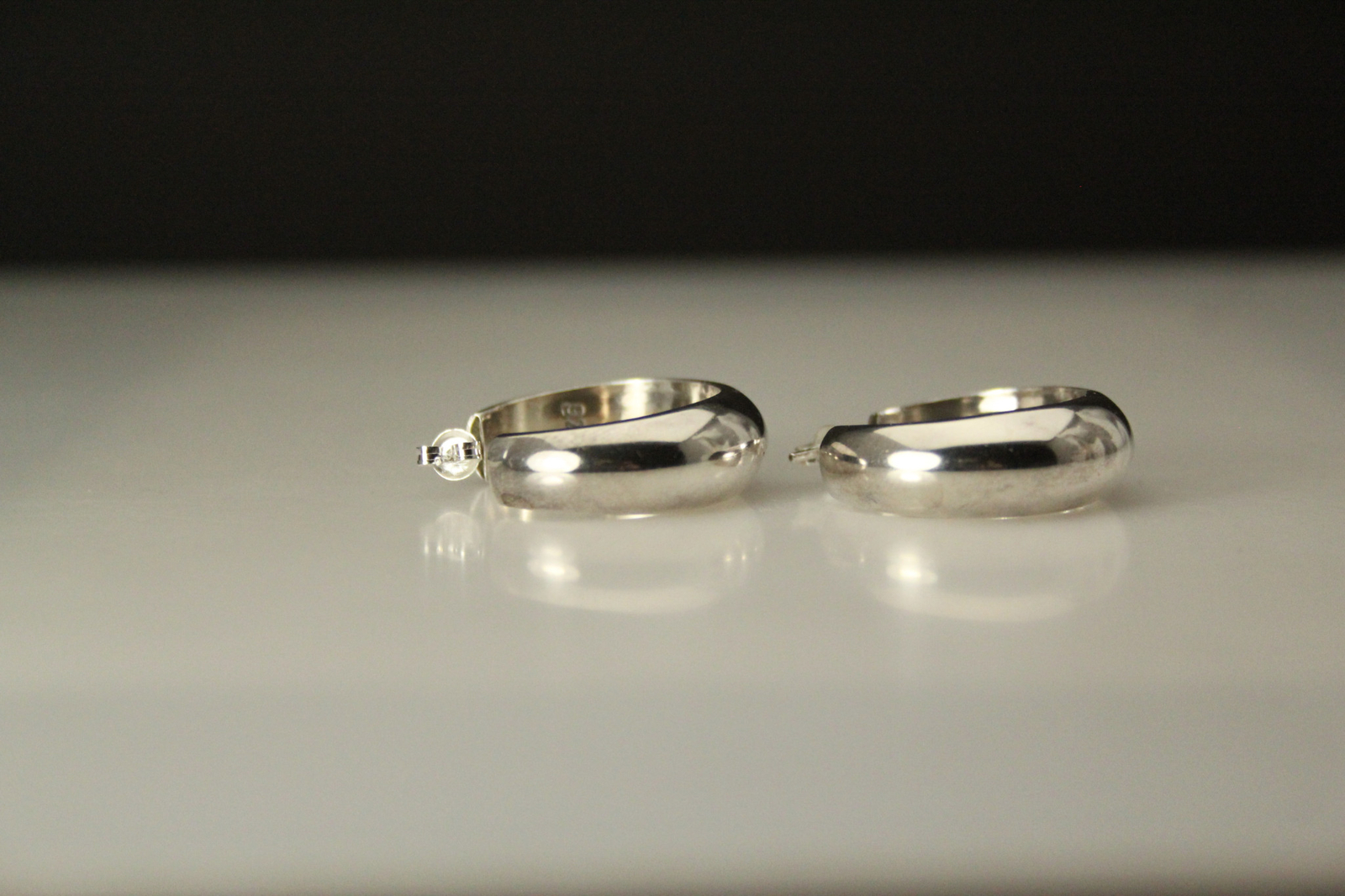 Hollow “C” Shaped Hoop Post 925 Sterling Silver Earrings 10.3 grams (EAR5708)