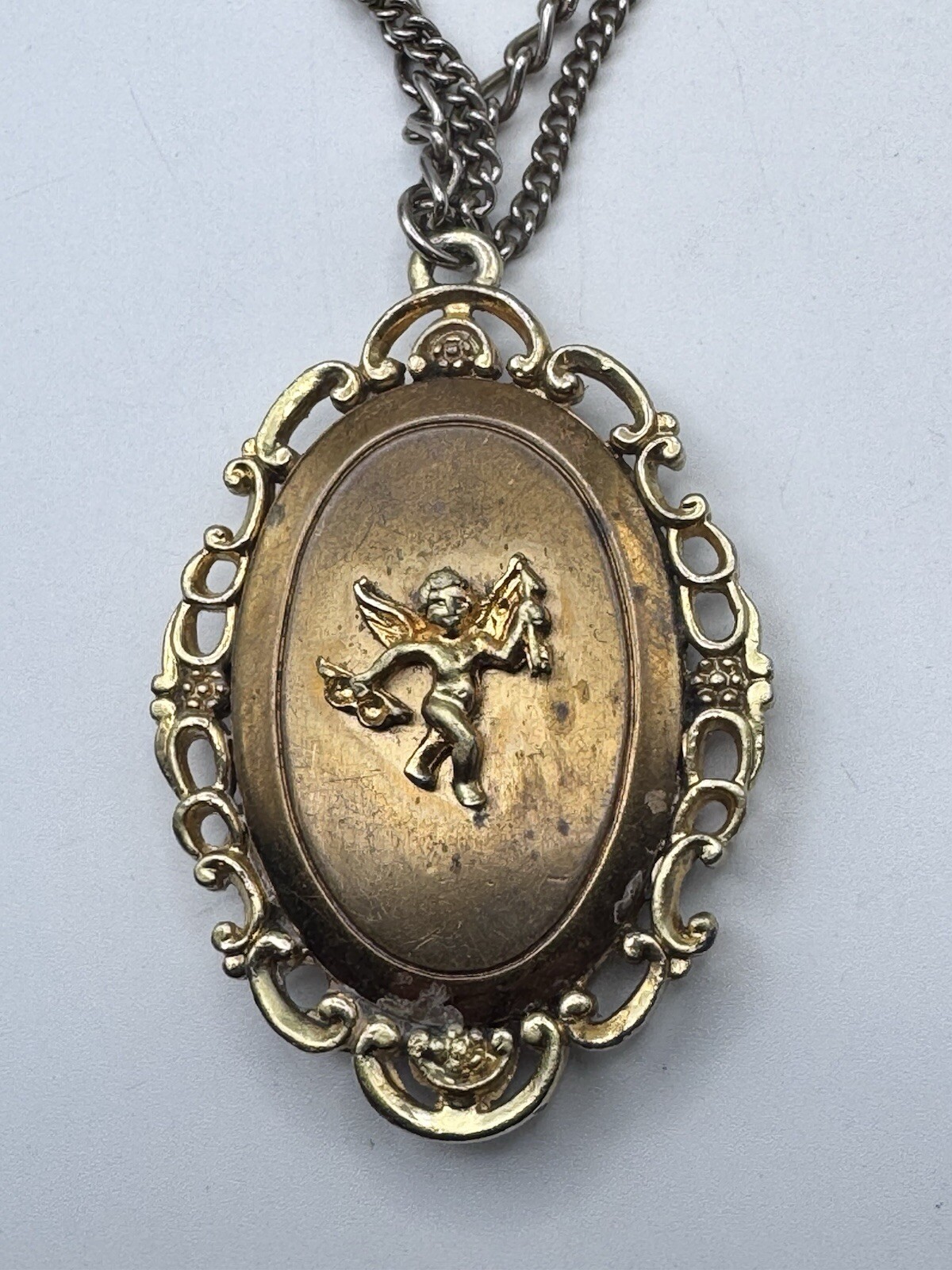 Vintage Winged Angel Cherub & Dendritic Agate Pendant Gold Tone Whit Faux Pearls