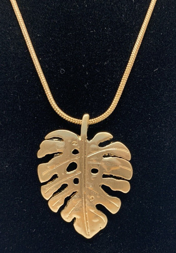 Plunder Necklace (New) Monstera Leaf – GOLD CHAIN 18″-20.5″
