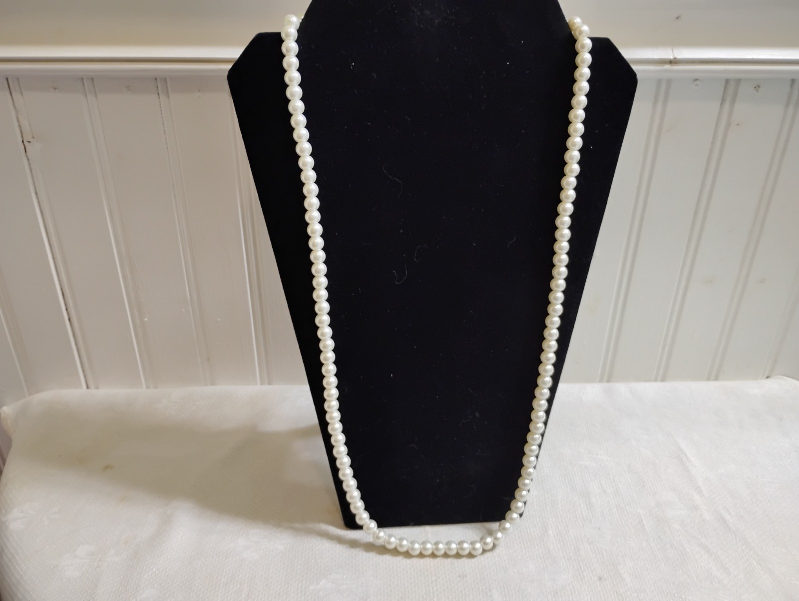 Vintage .25″ Wide Faux Pearl Glass Bead 30″ Slipover Necklace