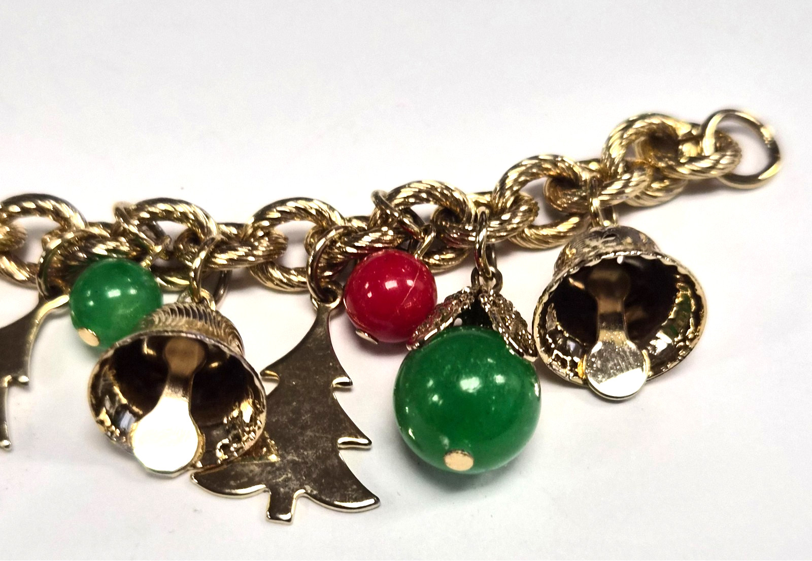 Vintage 70’s Christmas Holiday Bells Charm Dangle Red & Green Link 6.5″ Bracelet