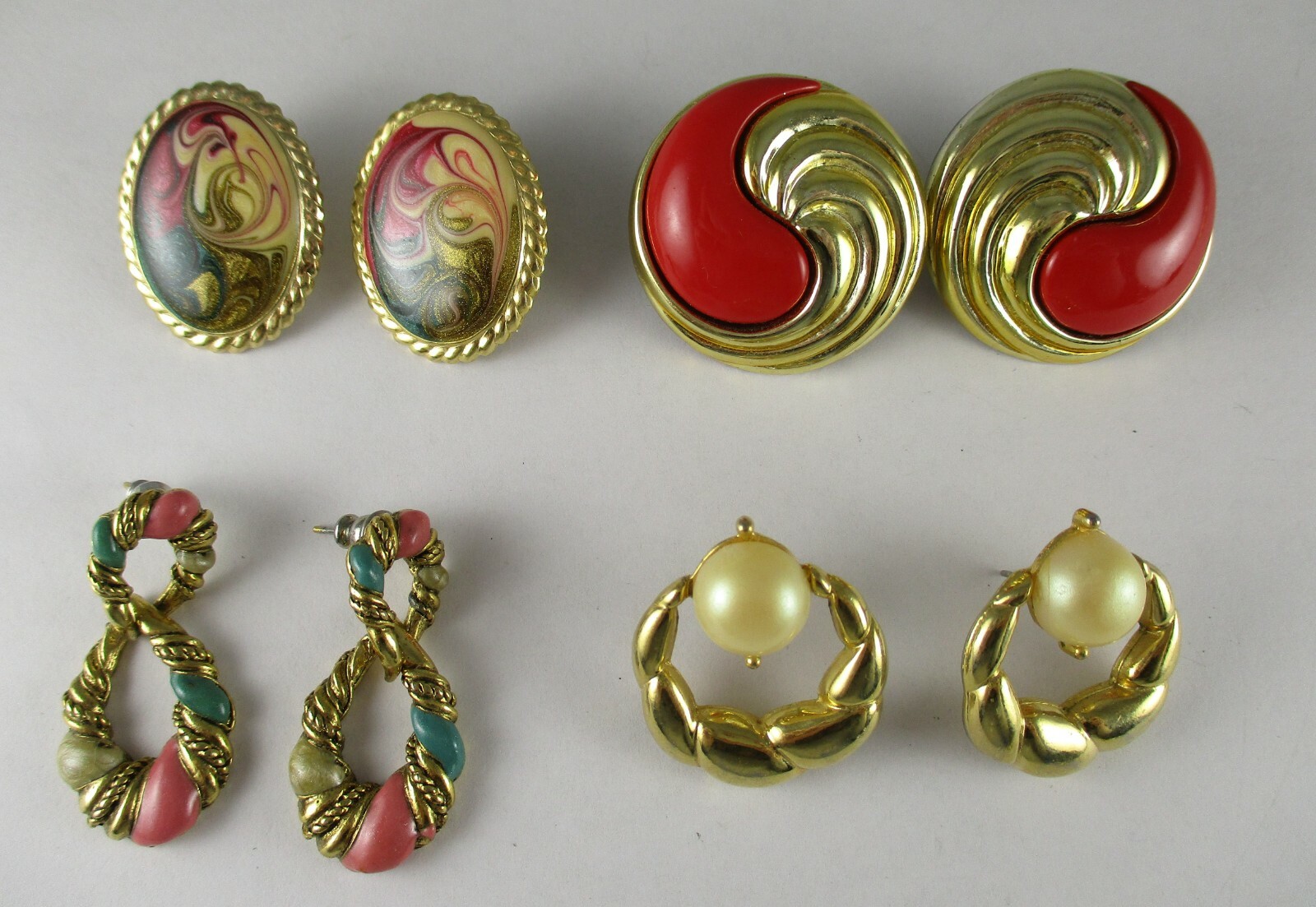 LOT 8 PAIR PIERCED EARRINGS GOLDTONE ONE SIGNED AVON