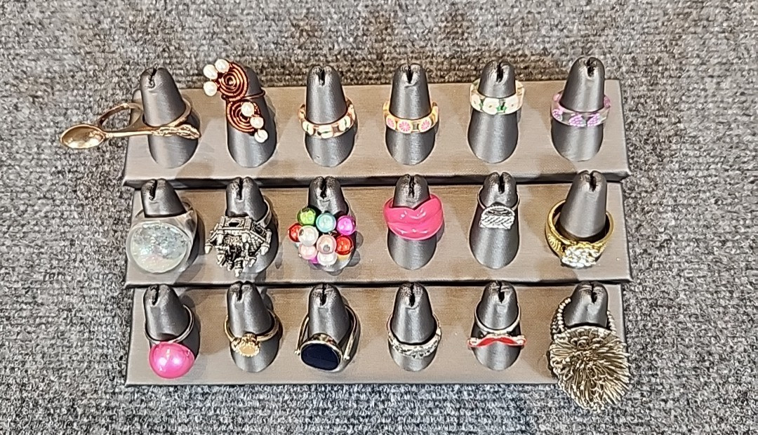 Jewelry 18 Whimsical Rings Adjusts Sized Stretch See Description Lot #220