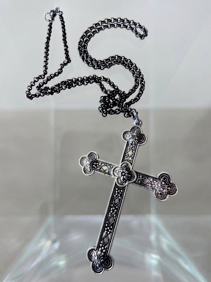 18” Gunmetal Toned Brass Iron Chain Goth Gross Pendant Necklace