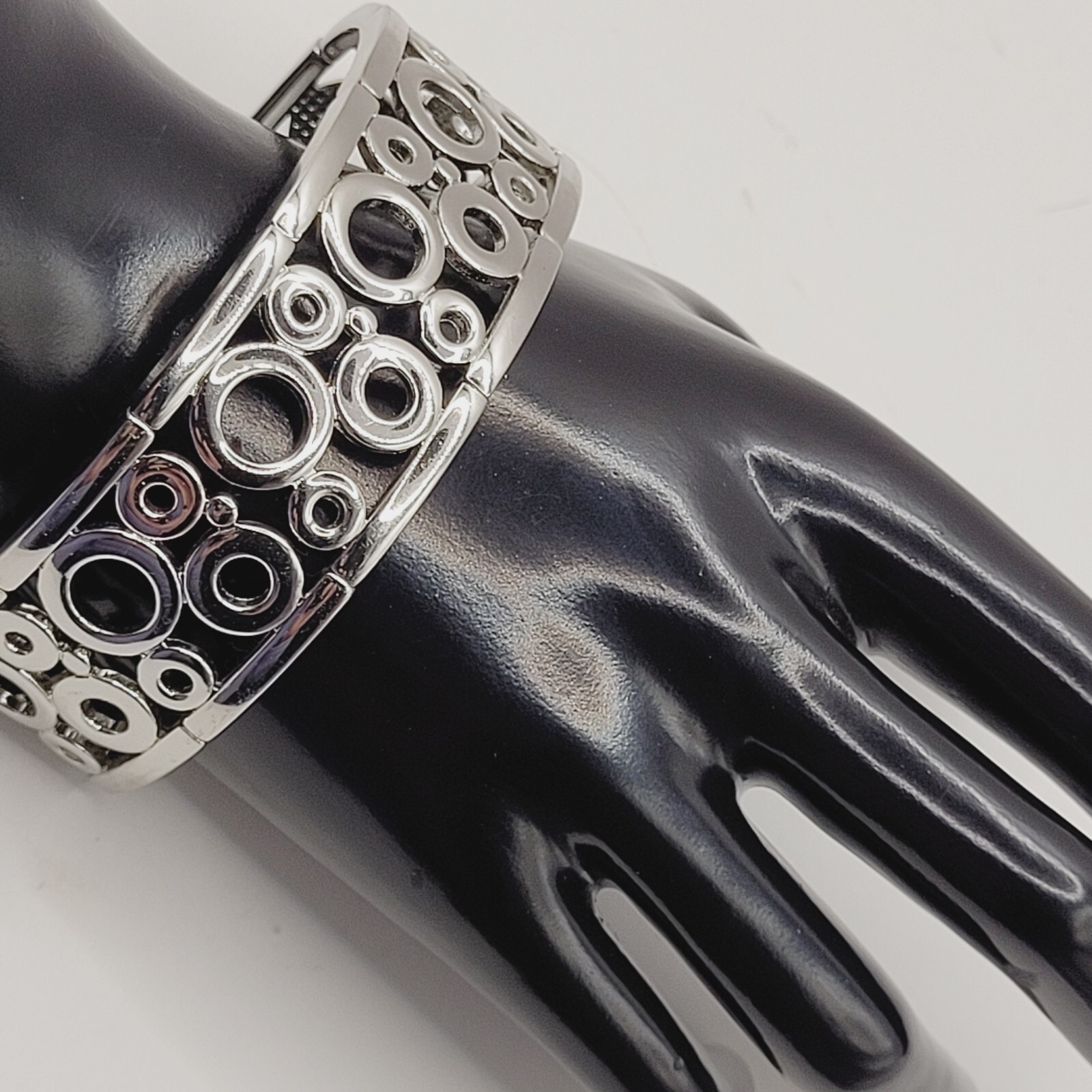 Modern Art Deco Open Circles Shiny Silver Tone Stretch Modernist Bracelet