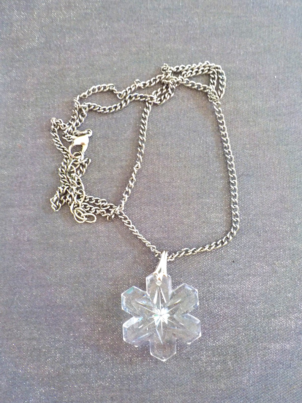 Snowflake Glass Necklace Silver Tone Metal Pendant Chain