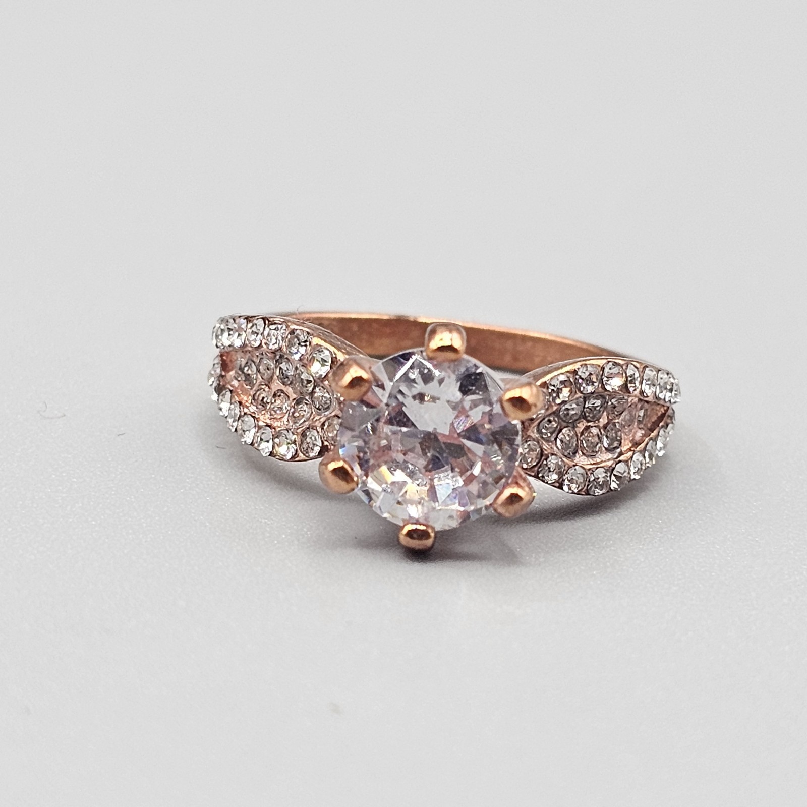 Copper Tone CZ Ring Round Center Stone Scalloped Band Size 7.5 Cubic Zirconia