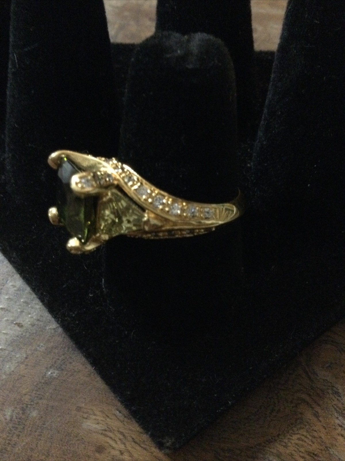Gold Tone Green Crystal Statement Ring Princess Cut Cocktail Fashion Jewelry
