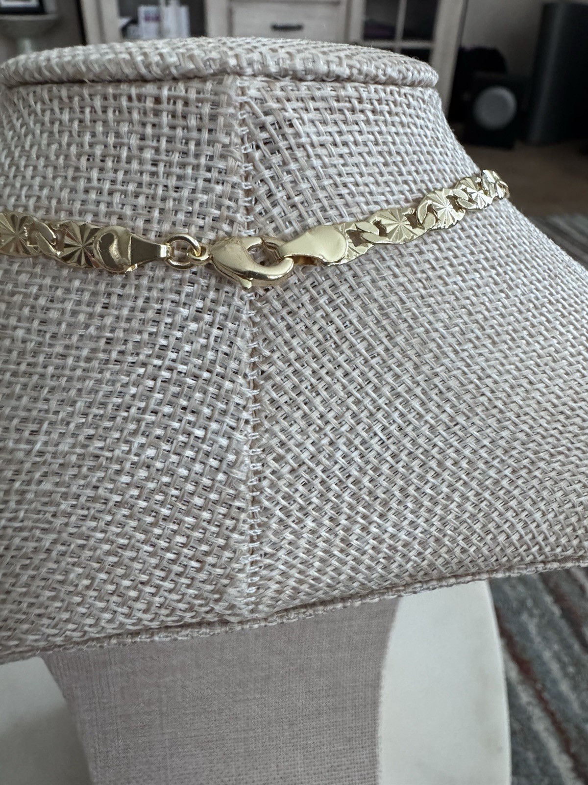 Valentino Chain Link Necklace Beautiful Gold Toned 23.5 Inches