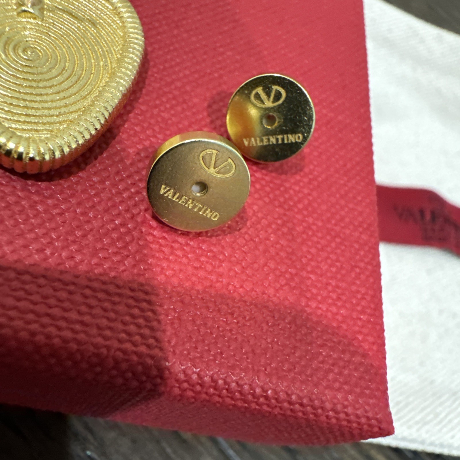 Valentino Garavani heart-shape stud earrings Gold Made in Italy Contemporary