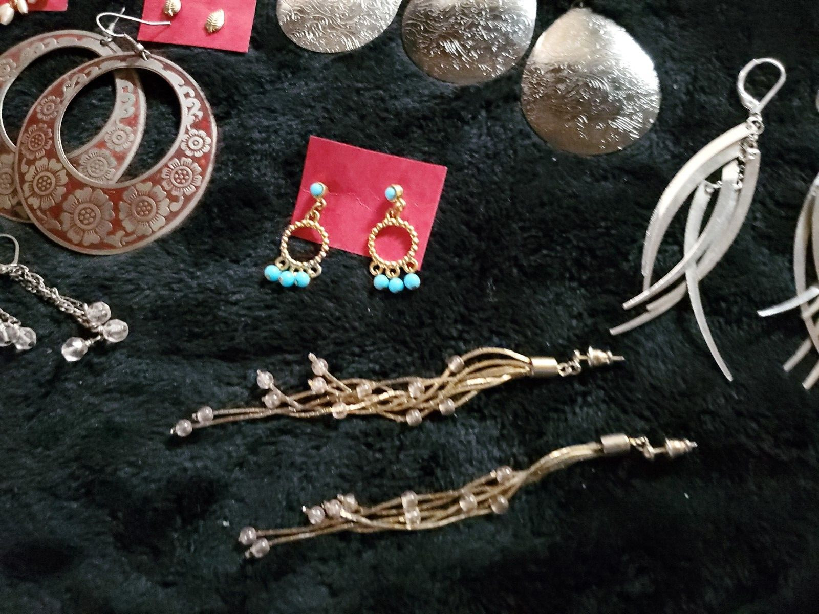 Earrings Lot Of 15 Pairs Pierced Mixed Styles Estate. (E2)
