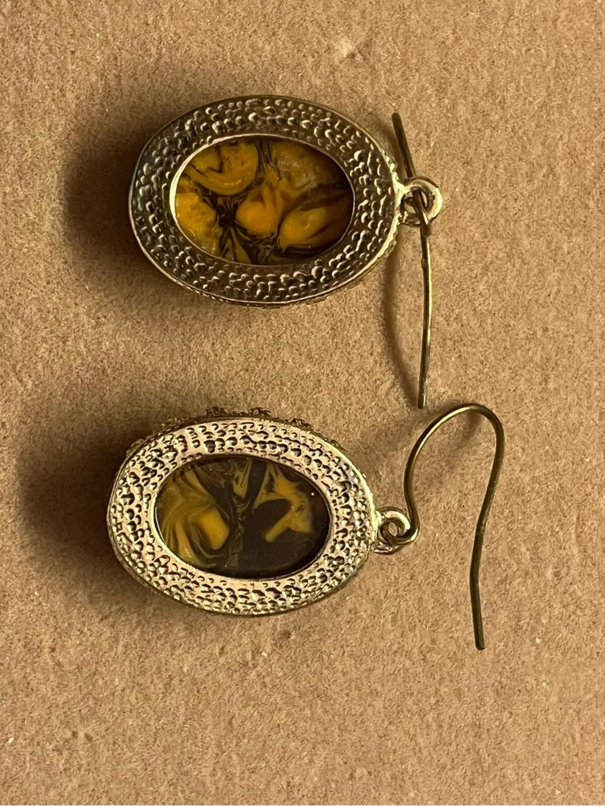 Vintage Amber Topaz Rhinestone Gold Tone Clip Earrings Designer Style